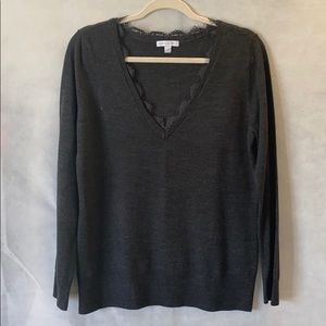 ♥️New York and Company large sweater with Lace